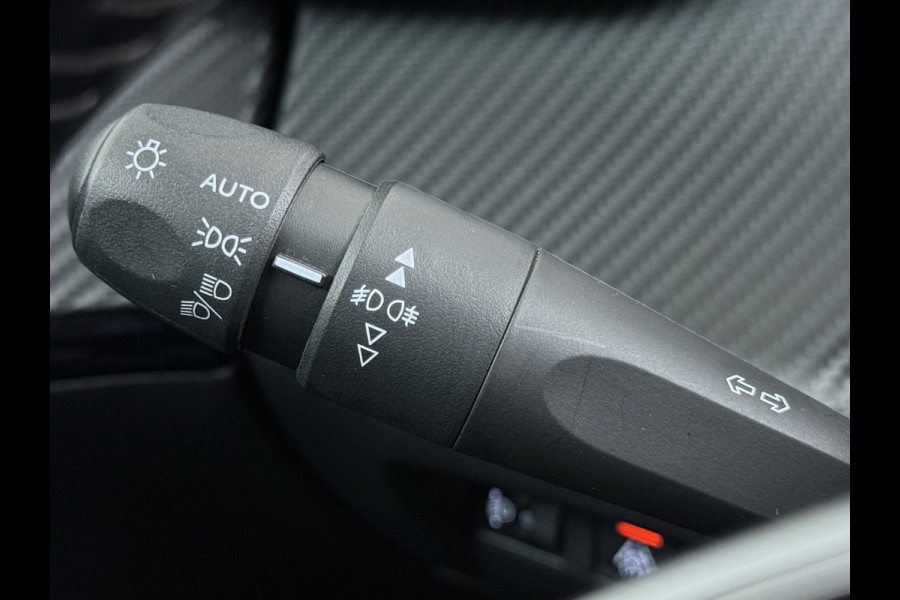 Peugeot e-2008 EV Blue Allure 50kWh SOH 95% 3D-Navi 360°Camera Apple Carplay Android Auto Ecc Cruise Control Regen-Lichtsensor Privacy Glas Lmv Led Isofix Bluetooth Lane Assist USB Origineel Nederlandse Auto