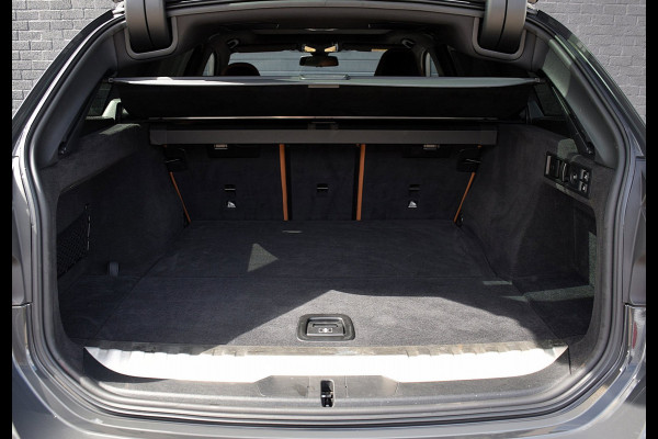 BMW 3 Serie Touring 330e*M-Pakket*Dak*Trekhaak*142Dkm*Keyless*2023*Dravit Grau*INDIVIDUAL*