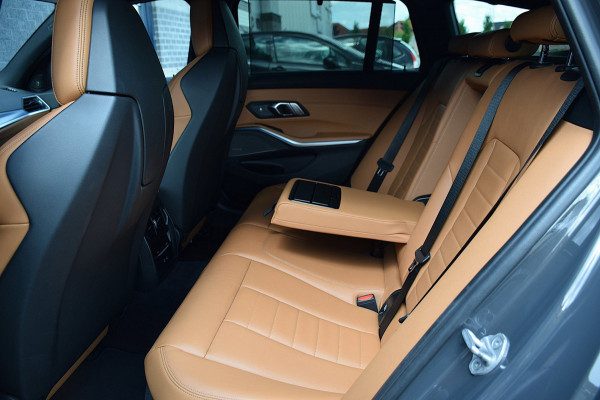 BMW 3 Serie Touring 330e*M-Pakket*Dak*Trekhaak*142Dkm*Keyless*2023*Dravit Grau*INDIVIDUAL*
