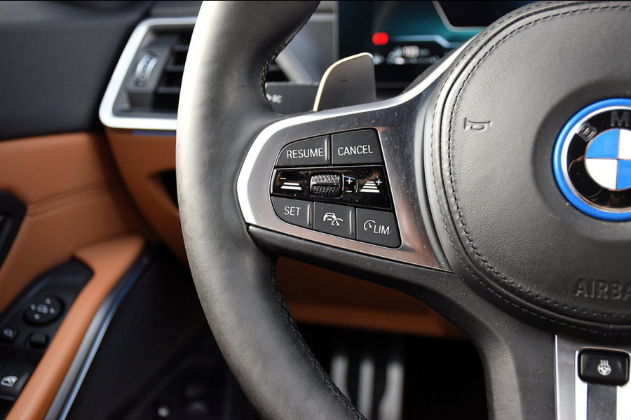 BMW 3 Serie Touring 330e*M-Pakket*Dak*Trekhaak*142Dkm*Keyless*2023*Dravit Grau*INDIVIDUAL*