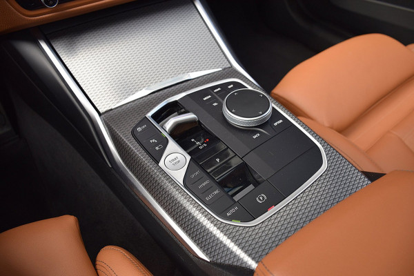 BMW 3 Serie Touring 330e*M-Pakket*Dak*Trekhaak*142Dkm*Keyless*2023*Dravit Grau*INDIVIDUAL*