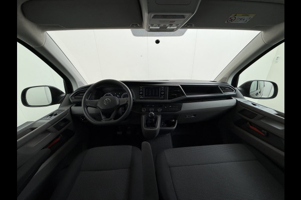 Volkswagen Transporter 2.0TDI Dubbele Cabine 6-Persoons L2H1 28 Navi* Apple Carplay Android Auto Airco Bluetooth Cruise Control Pdc Euro 6 Betonplex Vloer Wandbetimmering Achterdeuren 1e Eigenaar