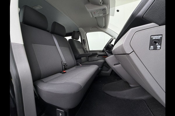Volkswagen Transporter 2.0TDI Dubbele Cabine 6-Persoons L2H1 28 Navi* Apple Carplay Android Auto Airco Bluetooth Cruise Control Pdc Euro 6 Betonplex Vloer Wandbetimmering Achterdeuren 1e Eigenaar