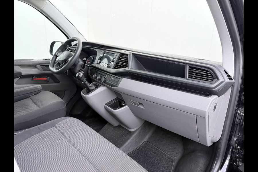 Volkswagen Transporter 2.0TDI Dubbele Cabine 6-Persoons L2H1 28 Navi* Apple Carplay Android Auto Airco Bluetooth Cruise Control Pdc Euro 6 Betonplex Vloer Wandbetimmering Achterdeuren 1e Eigenaar