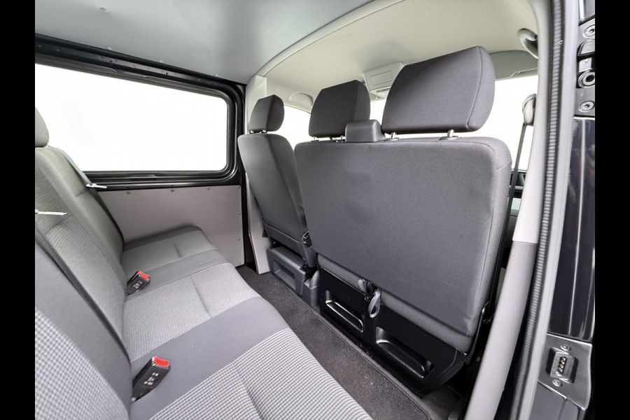 Volkswagen Transporter 2.0TDI Dubbele Cabine 6-Persoons L2H1 28 Navi* Apple Carplay Android Auto Airco Bluetooth Cruise Control Pdc Euro 6 Betonplex Vloer Wandbetimmering Achterdeuren 1e Eigenaar