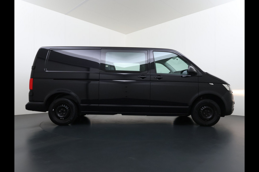 Volkswagen Transporter 2.0TDI Dubbele Cabine 6-Persoons L2H1 28 Navi* Apple Carplay Android Auto Airco Bluetooth Cruise Control Pdc Euro 6 Betonplex Vloer Wandbetimmering Achterdeuren 1e Eigenaar