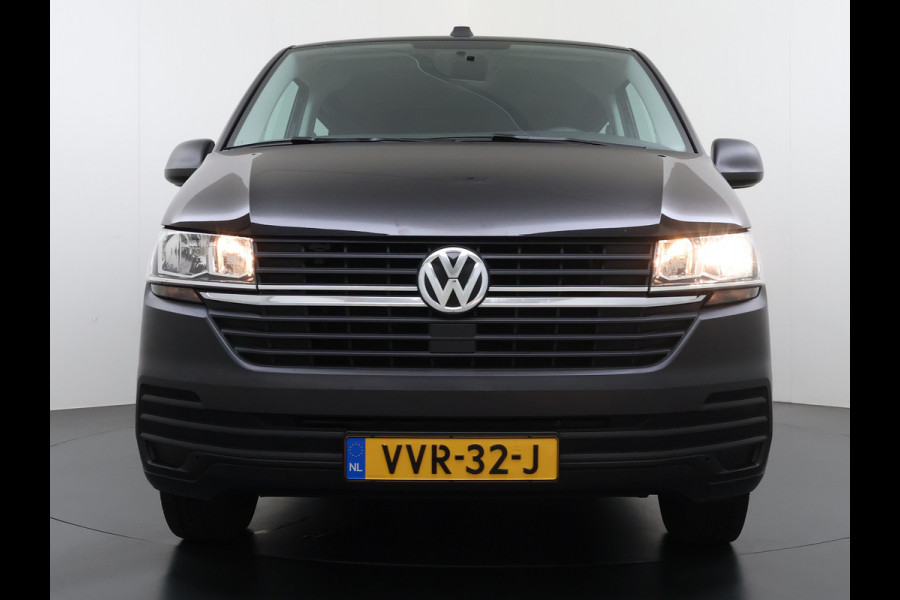 Volkswagen Transporter 2.0TDI Dubbele Cabine 6-Persoons L2H1 28 Navi* Apple Carplay Android Auto Airco Bluetooth Cruise Control Pdc Euro 6 Betonplex Vloer Wandbetimmering Achterdeuren 1e Eigenaar