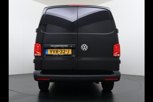 Volkswagen Transporter 2.0TDI Dubbele Cabine 6-Persoons L2H1 28 Navi* Apple Carplay Android Auto Airco Bluetooth Cruise Control Pdc Euro 6 Betonplex Vloer Wandbetimmering Achterdeuren 1e Eigenaar