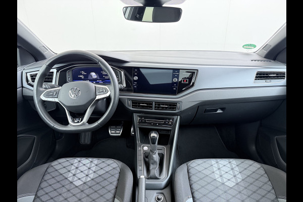Volkswagen Taigo 1.0TSI Automaat R-Line Panoramadak Camera Adap.Cruise Trekhaak Stoelverwarming Apple Carplay Android Auto Navi Ecc Draadloze telefoonlader Keyless Lmv DAB Bluetooth IQ Light Pdc Isofix Privacy Glas Led Rijstrooksensor 1100KG Trekgewicht