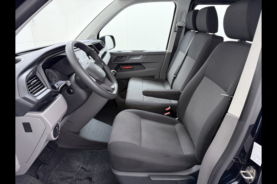 Volkswagen Transporter 2.0TDI Dubbele Cabine 6-Persoons L2H1 28 Navi* Apple Carplay Android Auto Airco Bluetooth Cruise Control Pdc Euro 6 Betonplex Vloer Wandbetimmering Achterdeuren 1e Eigenaar