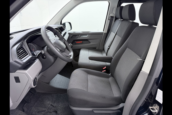 Volkswagen Transporter 2.0TDI Dubbele Cabine 6-Persoons L2H1 28 Navi* Apple Carplay Android Auto Airco Bluetooth Cruise Control Pdc Euro 6 Betonplex Vloer Wandbetimmering Achterdeuren 1e Eigenaar