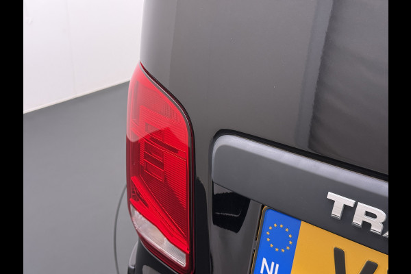 Volkswagen Transporter 2.0TDI Dubbele Cabine 6-Persoons L2H1 28 Navi* Apple Carplay Android Auto Airco Bluetooth Cruise Control Pdc Euro 6 Betonplex Vloer Wandbetimmering Achterdeuren 1e Eigenaar