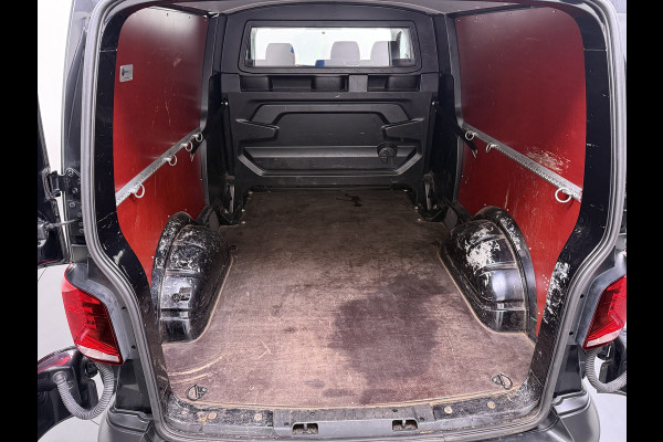 Volkswagen Transporter 2.0TDI Dubbele Cabine 6-Persoons L2H1 28 Navi* Apple Carplay Android Auto Airco Bluetooth Cruise Control Pdc Euro 6 Betonplex Vloer Wandbetimmering Achterdeuren 1e Eigenaar