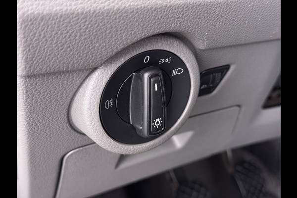 Volkswagen Transporter 2.0TDI Dubbele Cabine 6-Persoons L2H1 28 Navi* Apple Carplay Android Auto Airco Bluetooth Cruise Control Pdc Euro 6 Betonplex Vloer Wandbetimmering Achterdeuren 1e Eigenaar