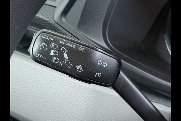Volkswagen Transporter 2.0TDI Dubbele Cabine 6-Persoons L2H1 28 Navi* Apple Carplay Android Auto Airco Bluetooth Cruise Control Pdc Euro 6 Betonplex Vloer Wandbetimmering Achterdeuren 1e Eigenaar