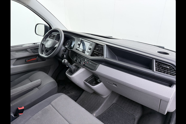 Volkswagen Transporter 2.0TDI Dubbele Cabine 6-Persoons L2H1 28 Navi* Apple Carplay Android Auto Airco Bluetooth Cruise Control Pdc Euro 6 Betonplex Vloer Wandbetimmering Achterdeuren 1e Eigenaar