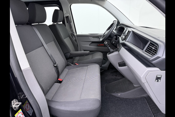 Volkswagen Transporter 2.0TDI Dubbele Cabine 6-Persoons L2H1 28 Navi* Apple Carplay Android Auto Airco Bluetooth Cruise Control Pdc Euro 6 Betonplex Vloer Wandbetimmering Achterdeuren 1e Eigenaar