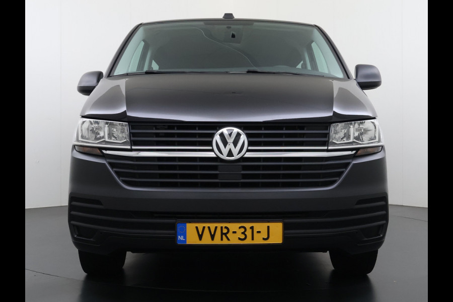 Volkswagen Transporter 2.0TDI Dubbele Cabine 6-Persoons L2H1 28 Navi* Apple Carplay Android Auto Airco Bluetooth Cruise Control Pdc Euro 6 Betonplex Vloer Wandbetimmering Achterdeuren 1e Eigenaar