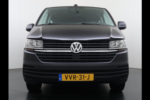 Volkswagen Transporter 2.0TDI Dubbele Cabine 6-Persoons L2H1 28 Navi* Apple Carplay Android Auto Airco Bluetooth Cruise Control Pdc Euro 6 Betonplex Vloer Wandbetimmering Achterdeuren 1e Eigenaar