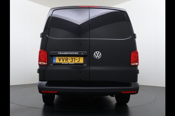 Volkswagen Transporter 2.0TDI Dubbele Cabine 6-Persoons L2H1 28 Navi* Apple Carplay Android Auto Airco Bluetooth Cruise Control Pdc Euro 6 Betonplex Vloer Wandbetimmering Achterdeuren 1e Eigenaar
