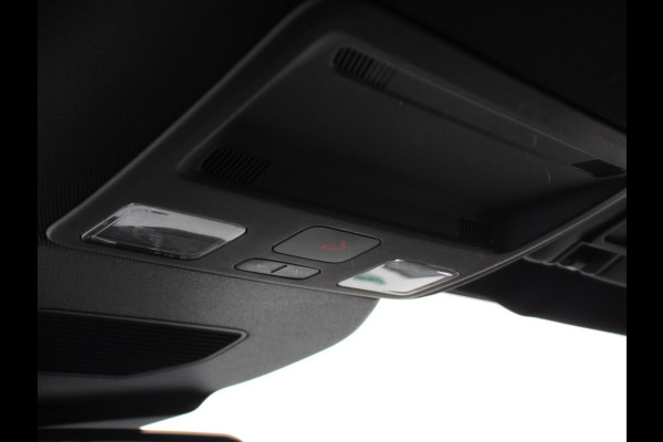 Ford Kuga 2.5 PHEV ST-Line X AUtomaat B&O Climate Control Navigatie Camera Elektrische Achterklep Verwarmbare voorstoelen Parkeersensoren voor & achter Verwarmbare voorruit Lichtmetalen velgen