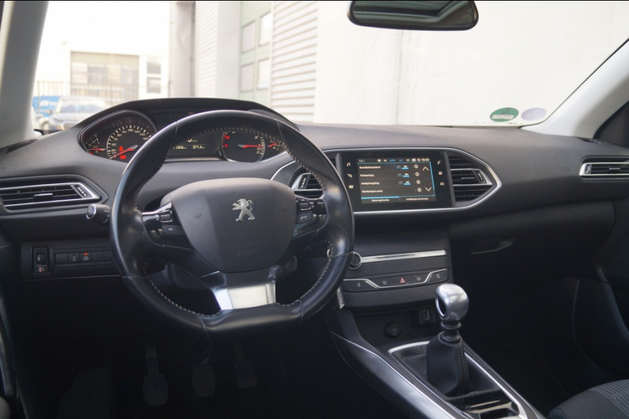 Peugeot 308 SW 1.2 PureTech 130pk Premium -PANO-ECC-CAM-TREKHAAK-