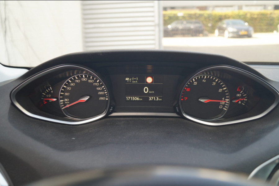 Peugeot 308 SW 1.2 PureTech 130pk Premium -PANO-ECC-CAM-TREKHAAK-