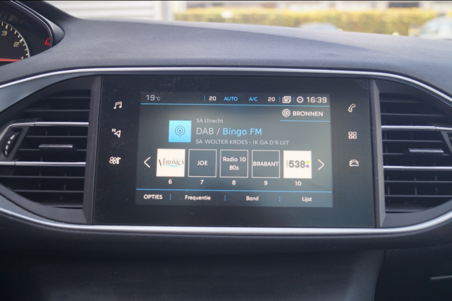 Peugeot 308 SW 1.2 PureTech 130pk Premium -PANO-ECC-CAM-TREKHAAK-