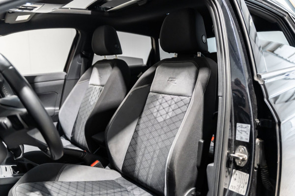 Volkswagen Taigo 1.5 TSI R-Line DSG PANO IQ CAMARA