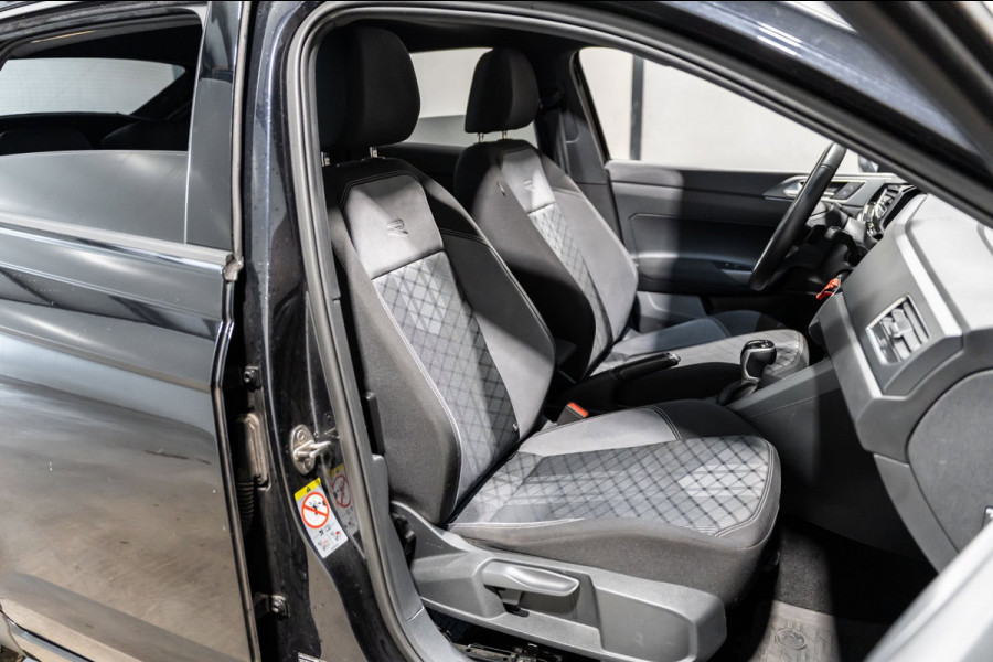 Volkswagen Taigo 1.5 TSI R-Line DSG PANO IQ CAMARA