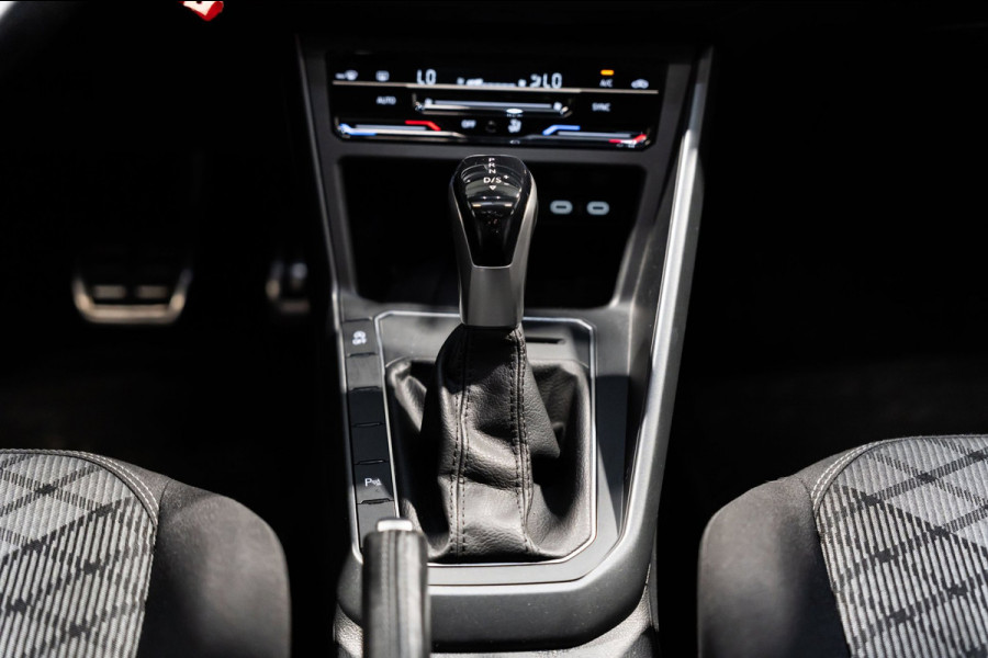 Volkswagen Taigo 1.5 TSI R-Line DSG PANO IQ CAMARA