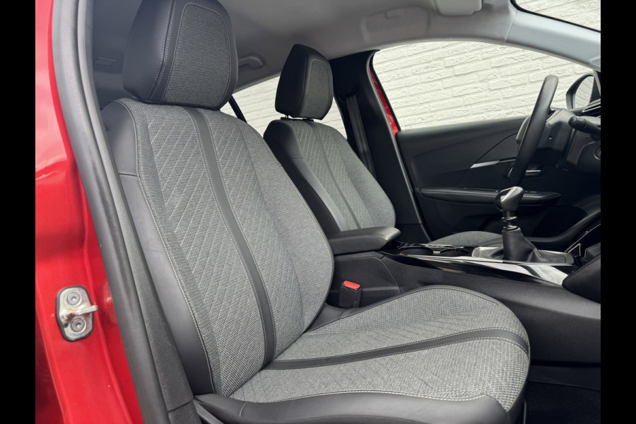 Peugeot 208 1.2 PureTech 100 Allure 360 Camera Navi Afn. Trekhaak Carplay Cruisecontrol