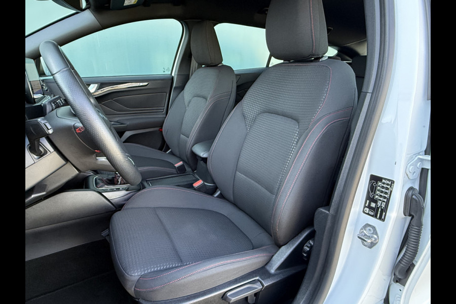 Ford FOCUS Wagon BWJ 2021 | 1.0T 126PK Hybrid ST Line Business | CAMERA | SPORTSTOELEN | CARPLAY | NAVI | CLIMA | PDC | 17'' LMV |