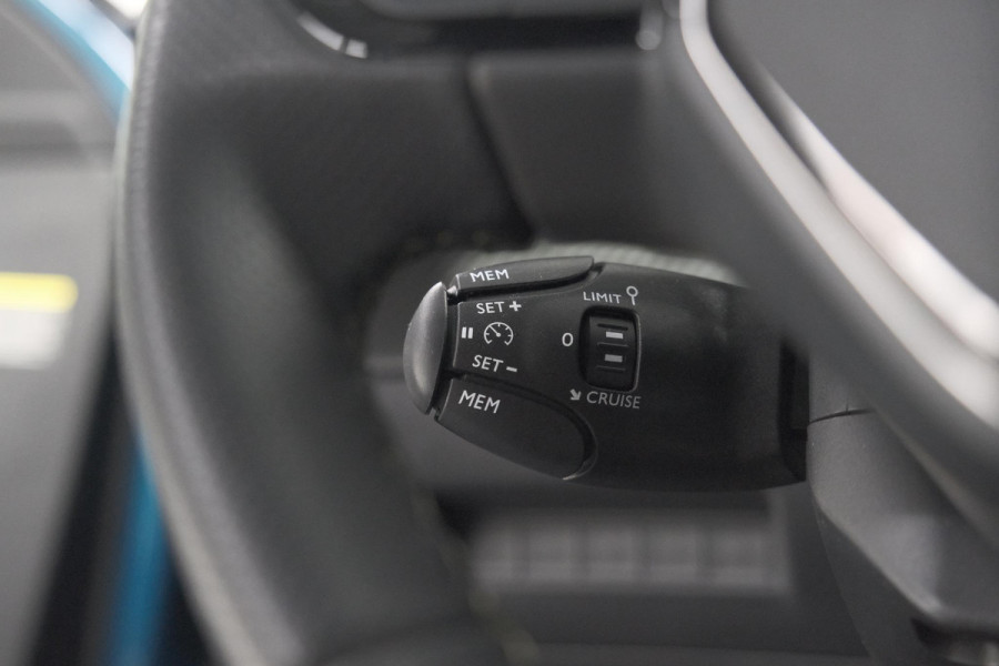 Peugeot 2008 1.2 Hybrid 145 GT | Camera | Apple Carplay | Parkeersensoren
