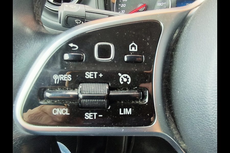 Mercedes-Benz Citan 110 L1 Pro 3 zits, apple/android BENZINE !!!! Rijklaar + 6 maanden Bovag-garantie Henk Jongen Auto's in Helmond,  al 50 jaar service zoals 't hoort!