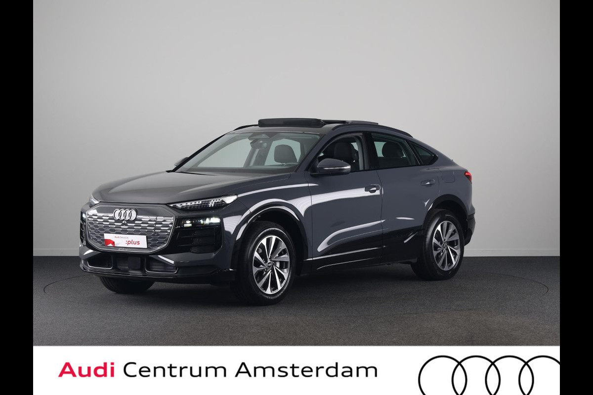 Audi Q6 Sportback e-tron edition 83 kWh 252 pk |  SOH 97,82% | Panoramadak | Trekhaak (wegklapbaar) | Verlengde garantie | Warmtepomp | Navigatie | Parkeersensoren (Park assist) | Rondomzicht camera |