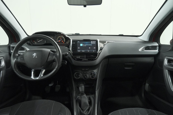 Peugeot 2008 PureTech 110 Blue Lion | Trekhaak | Apple Carplay | Cruise Control | Parkeersensoren