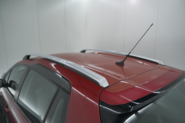 Peugeot 2008 PureTech 110 Blue Lion | Trekhaak | Apple Carplay | Cruise Control | Parkeersensoren
