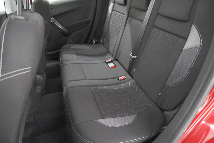 Peugeot 2008 PureTech 110 Blue Lion | Trekhaak | Apple Carplay | Cruise Control | Parkeersensoren