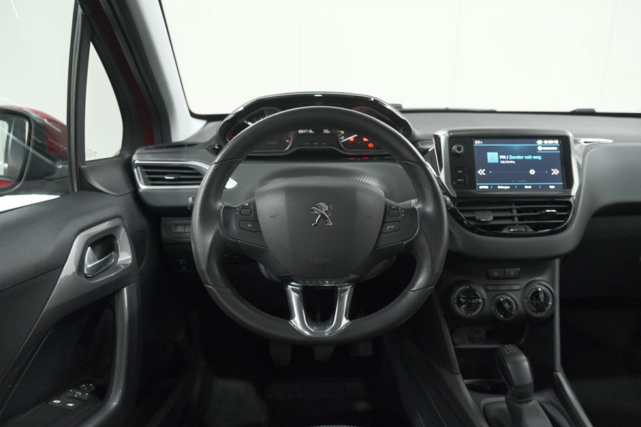 Peugeot 2008 PureTech 110 Blue Lion | Trekhaak | Apple Carplay | Cruise Control | Parkeersensoren
