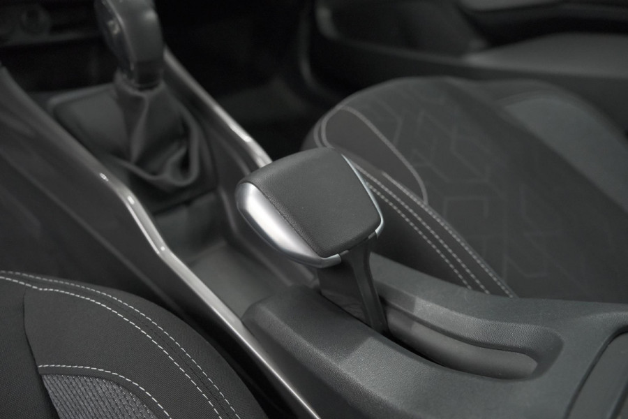 Peugeot 2008 PureTech 110 Blue Lion | Trekhaak | Apple Carplay | Cruise Control | Parkeersensoren