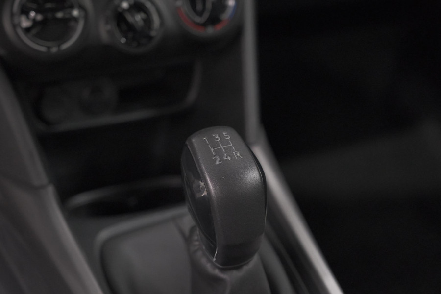 Peugeot 2008 PureTech 110 Blue Lion | Trekhaak | Apple Carplay | Cruise Control | Parkeersensoren