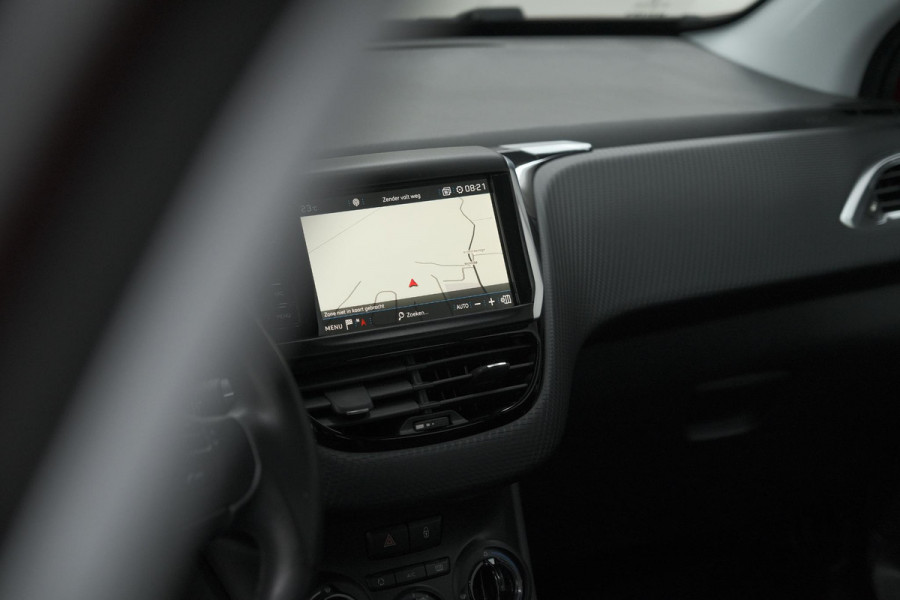 Peugeot 2008 PureTech 110 Blue Lion | Trekhaak | Apple Carplay | Cruise Control | Parkeersensoren