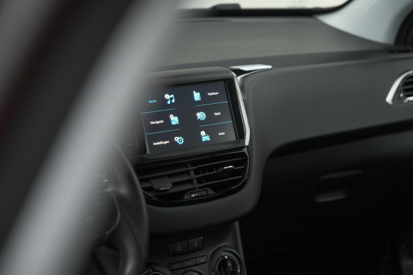 Peugeot 2008 PureTech 110 Blue Lion | Trekhaak | Apple Carplay | Cruise Control | Parkeersensoren