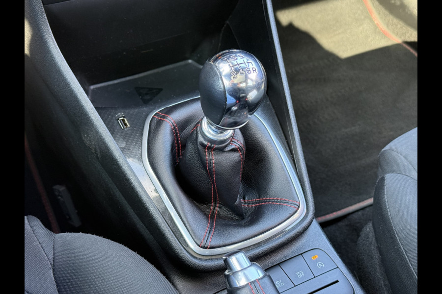 Ford Fiesta BWJ 2019 | 1.0T 100PK ST-Line | PANO DAK | CLIMA | NAVI | CAMERA A | AD CRUISE | FULL LED | CARPLAY | 17''