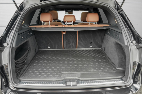 Mercedes-Benz GLC 200 Premium+ AMG Pano Night Burmester Trekhaak Widescreen