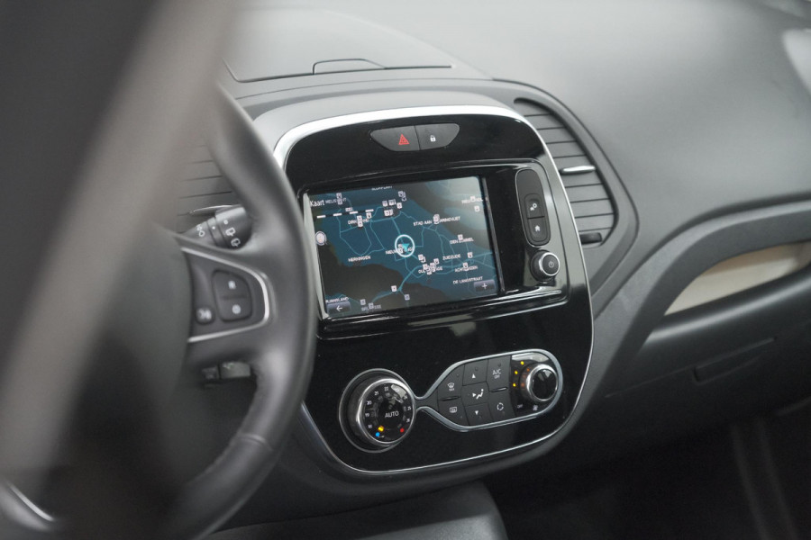 Renault Captur TCe 90 Intens | Trekhaak | Navigatie | Parkeersensoren | Climate Control