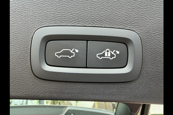 Volvo XC40 Single Motor Plus 69 kWh SOH 95% |STOEL + STUURVERWARMING| ADAPTIEVE CRUISE| DODE HOEK SENSOR| ELEKTRISCHE ACHTERKLEP