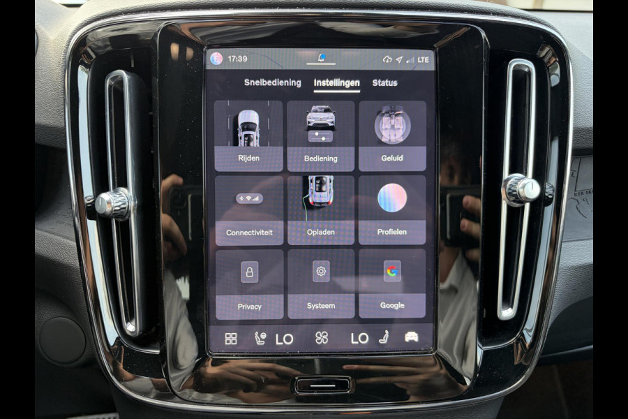 Volvo XC40 Single Motor Plus 69 kWh SOH 95% |STOEL + STUURVERWARMING| ADAPTIEVE CRUISE| DODE HOEK SENSOR| ELEKTRISCHE ACHTERKLEP