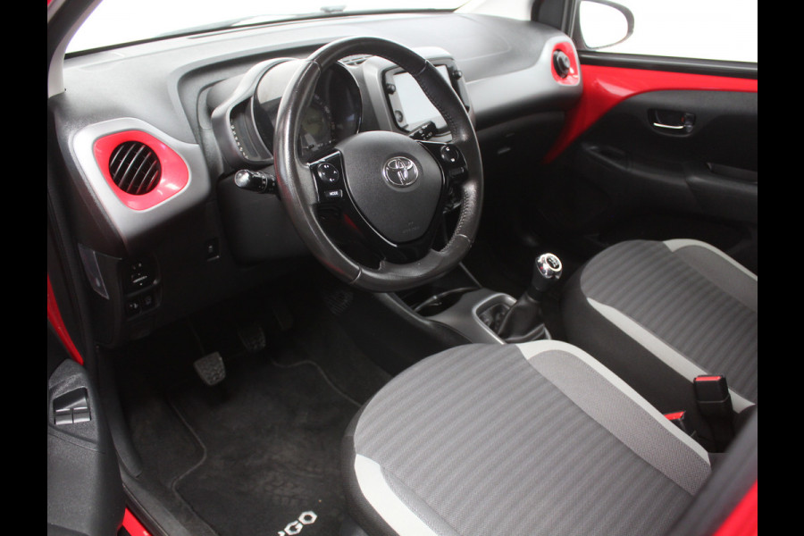 Toyota Aygo 1.0 VVT-i x-clusiv Cabrio Top AIRCO | CAMERA | CARPLAY | LED | DAB | LMV15 | STB | ELRM/SP